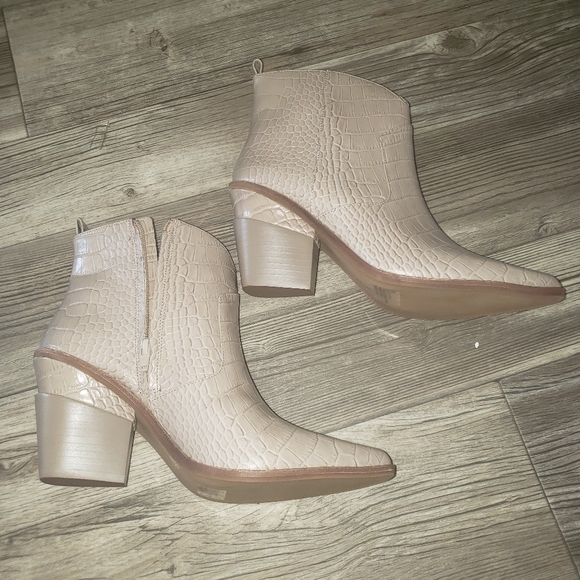 Gianni Bini Crop Leather Booties - Picture 7 of 15